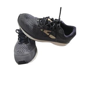 Brooks Dyad 10 Gray White Size 11 2E